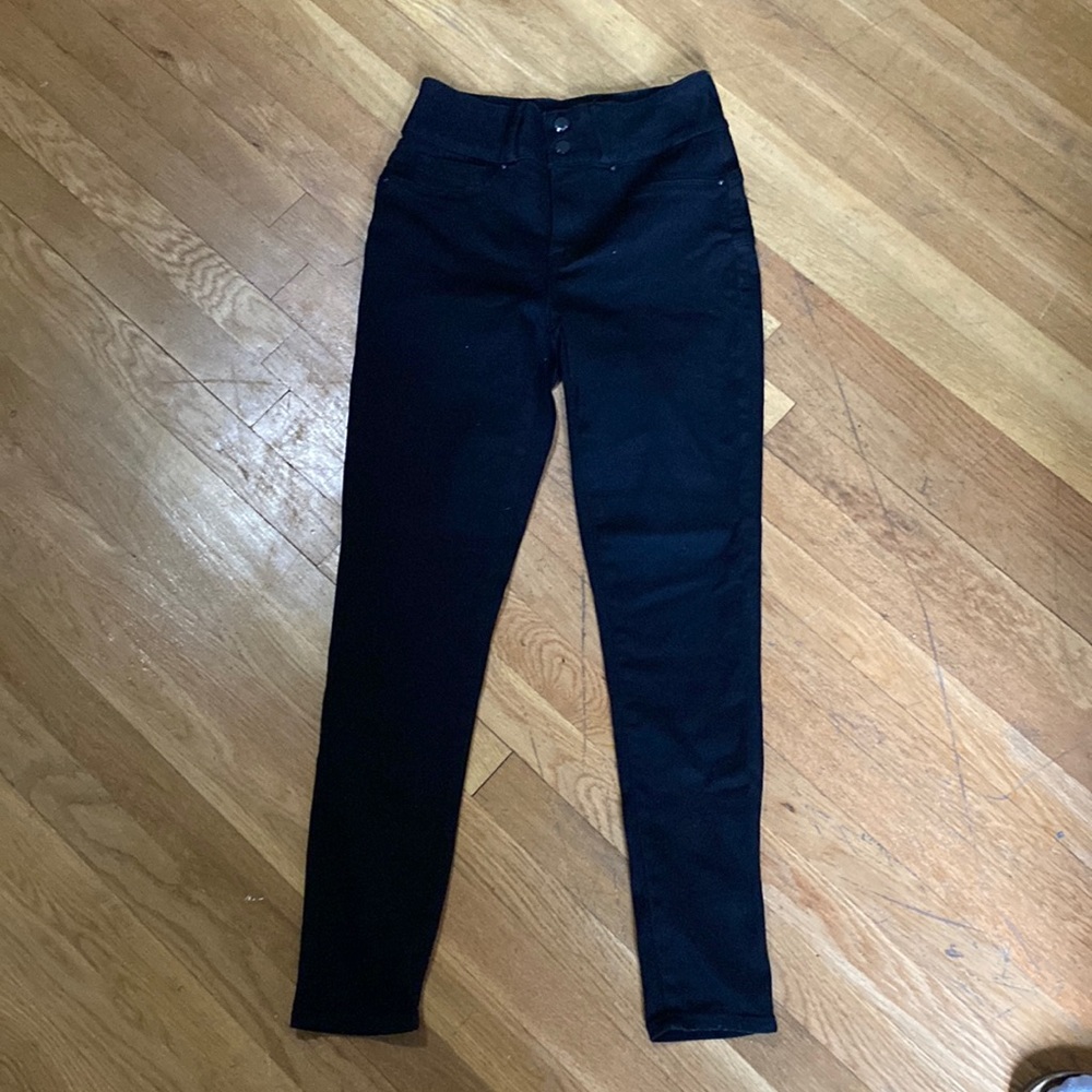 Black stretchy jean